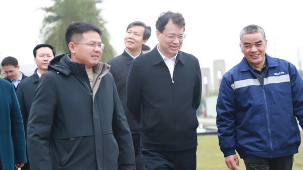 成績突飛猛進 | 時隔兩年，貴州省副省長郭錫文再訪中偉